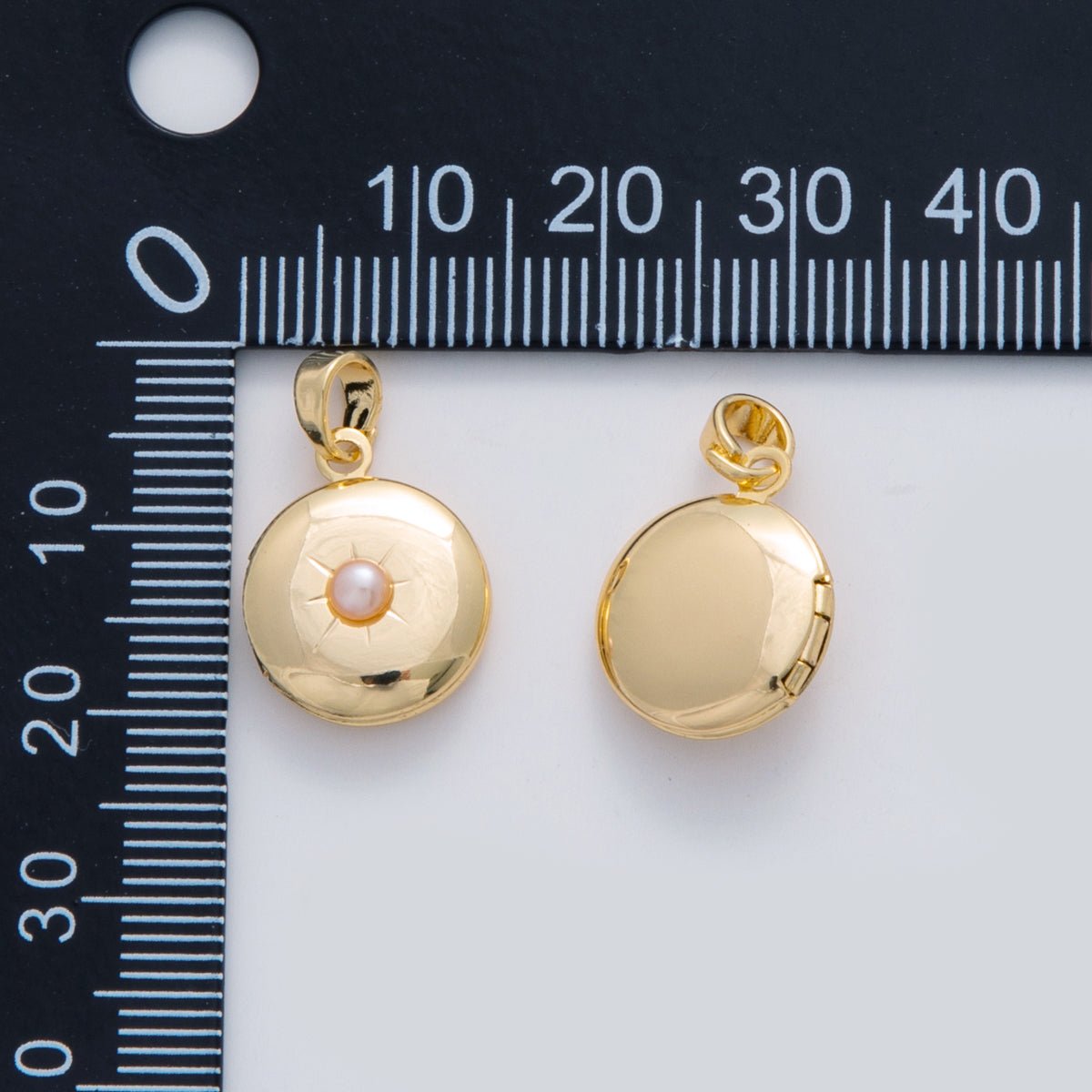 18K Gold Filled Shell Pearl Celestial Sun Round Locket Pendant | AH687