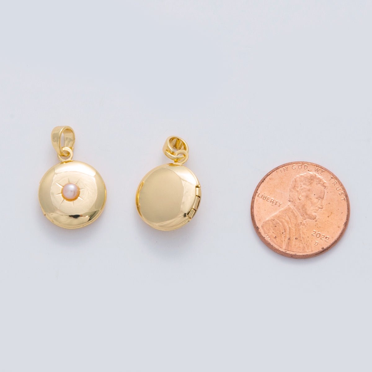 18K Gold Filled Shell Pearl Celestial Sun Round Locket Pendant | AH687