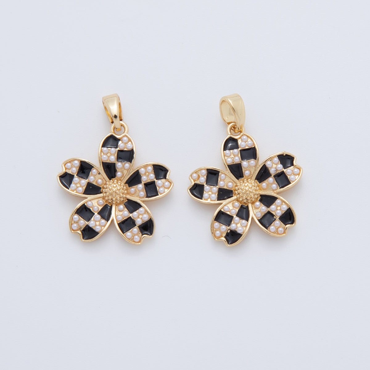 18K Gold Filled Shell Pearl Checkered Flower Pendant | AH763