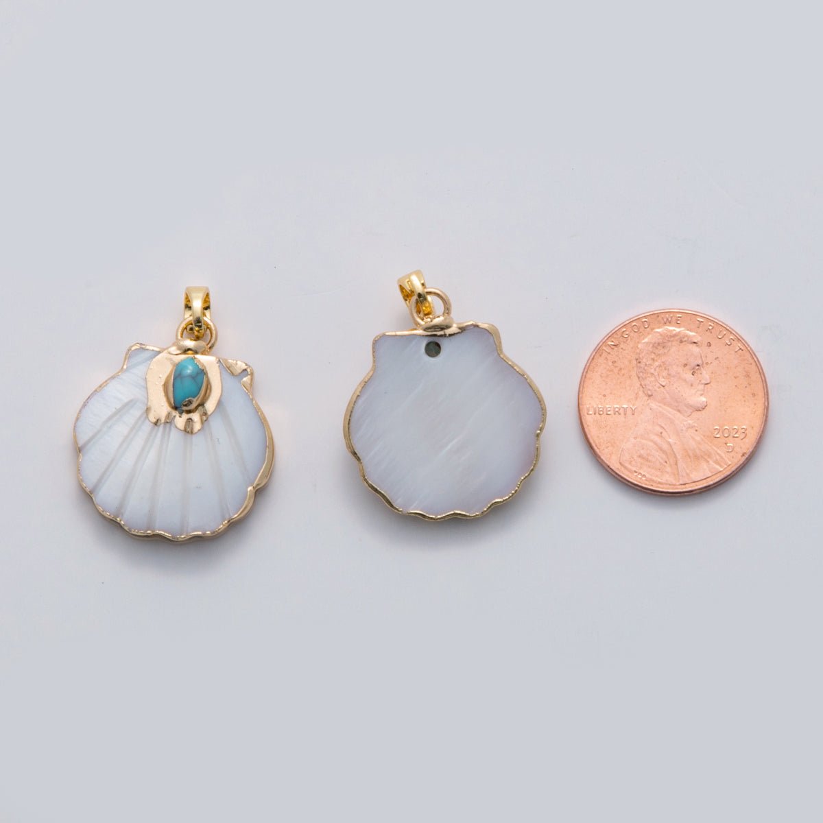 18K Gold Filled Turquoise Shell Pearl Sea Clam Shell Pendant | AH699