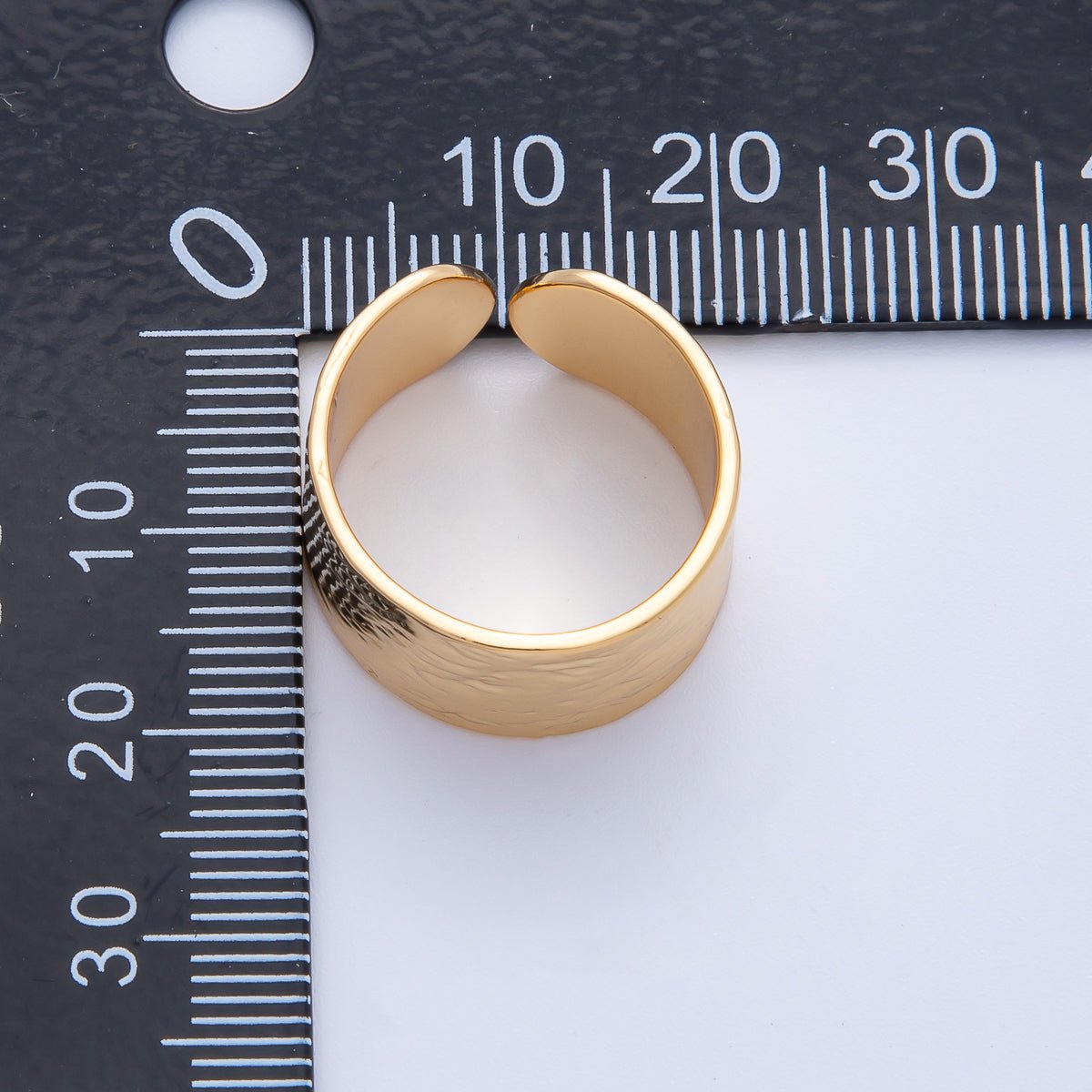 18K Gold Filled Wide Hammered Geometric Band Ring | O803