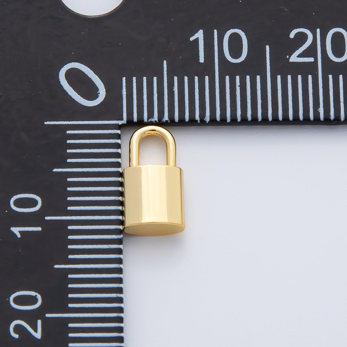 18K Gold Plated 11mm Minimalist Padlock Charm Link Finding in Gold &amp; Silver | Z1436