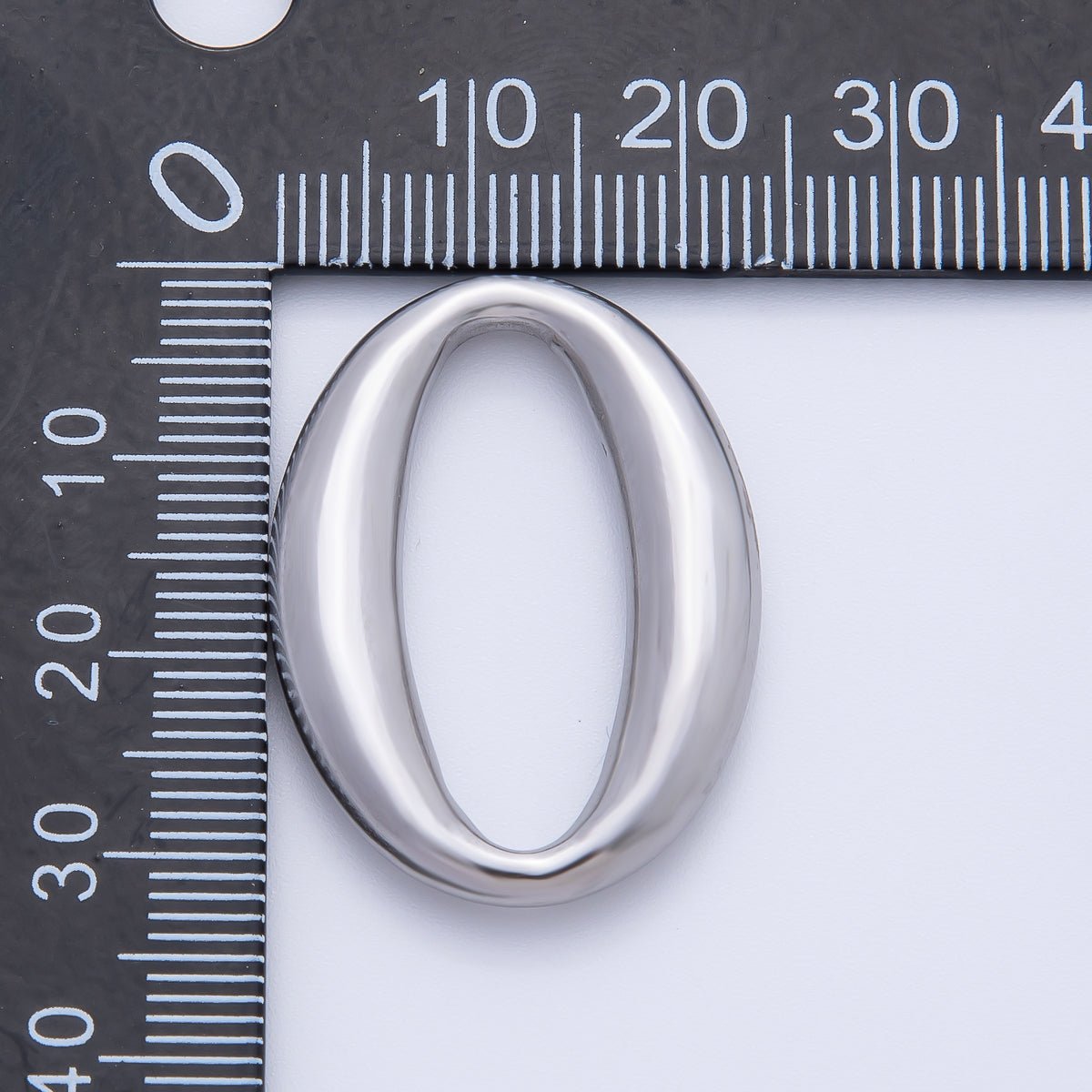 18K Gold Plated 32mm Oblong Oval Minimalist Charm Link Finding in Gold &amp; Silver | Z1438