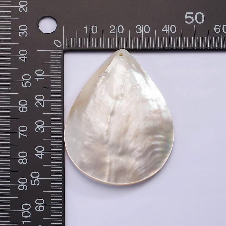 1x natural tear drop white mop mother of pearl shell pear disc pendant P-A1801