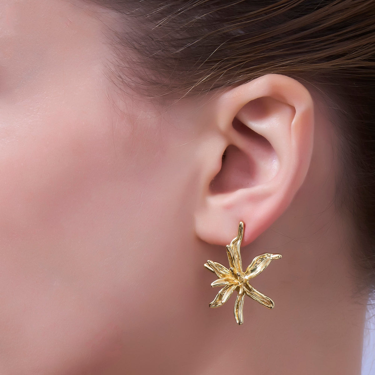 24K Gold Filled 32mm Molten Wild Lily Flower Drop Stud Earrings | AI513