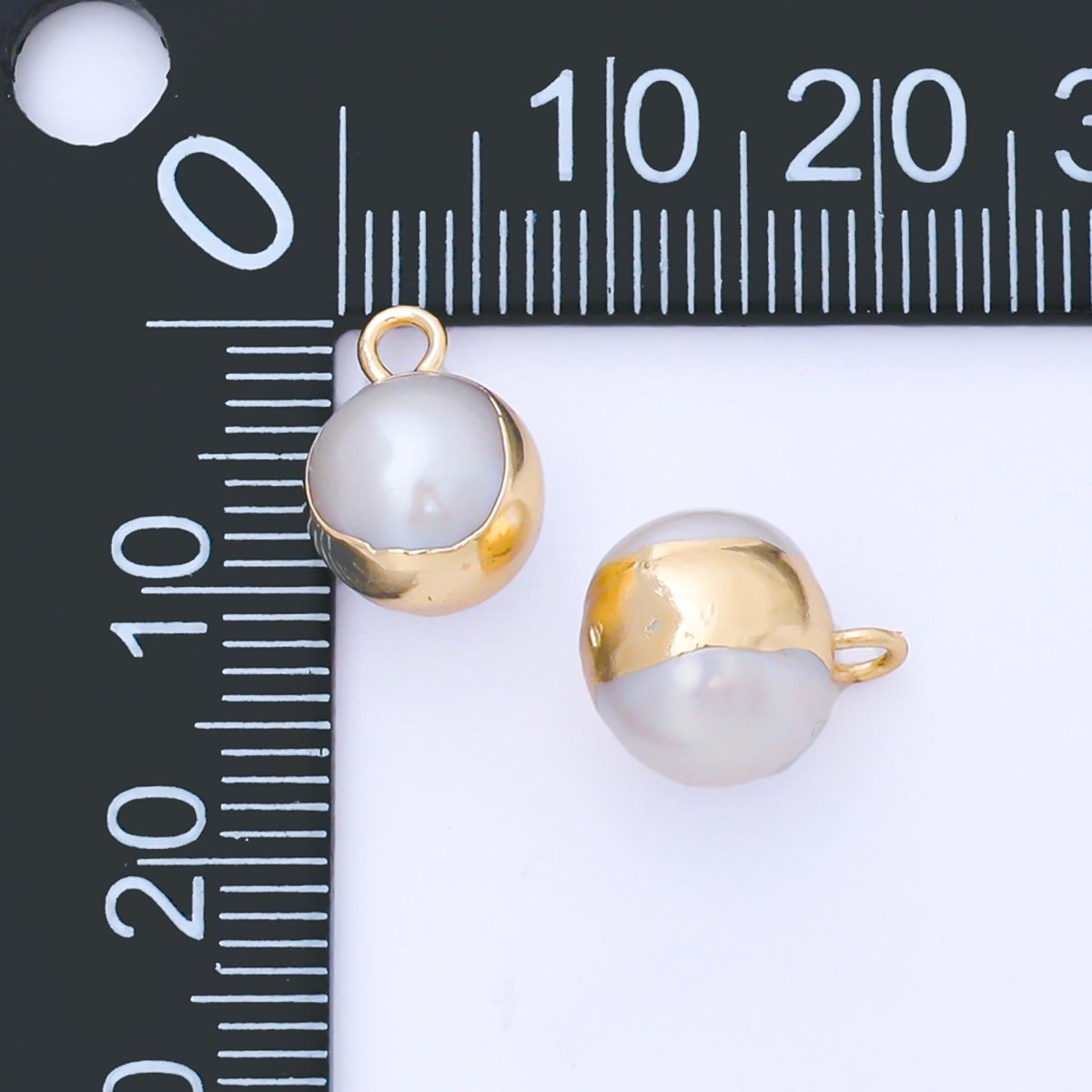 24K Gold Filled 12mm Round Shell Pearl Bezel Gemstone Charm | AF581