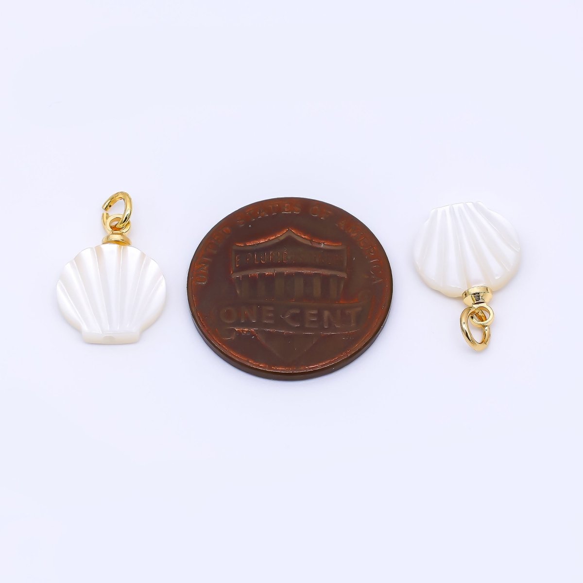 24K Gold Filled 13mm Fan-Shaped Scallop Sea Shell Pearl Charm | P1792