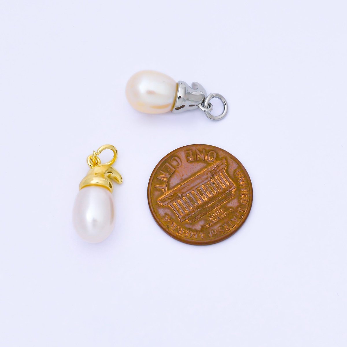 24K Gold Filled 17.5mm White Shell Pearl Oval Bezel Charm in Gold &amp; Silver | AF590