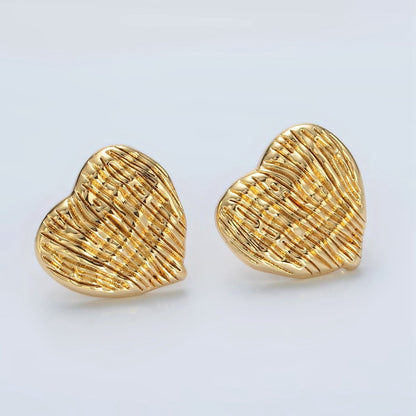 24K Gold Filled 18mm Line-Textured Heart Stud Earrings | Q481