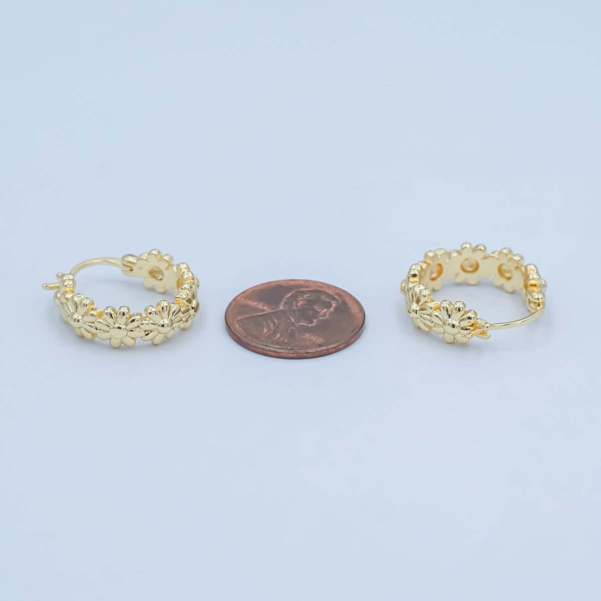 24K Gold Filled 20mm Daisy Flower Latch Hoop Earrings | V533