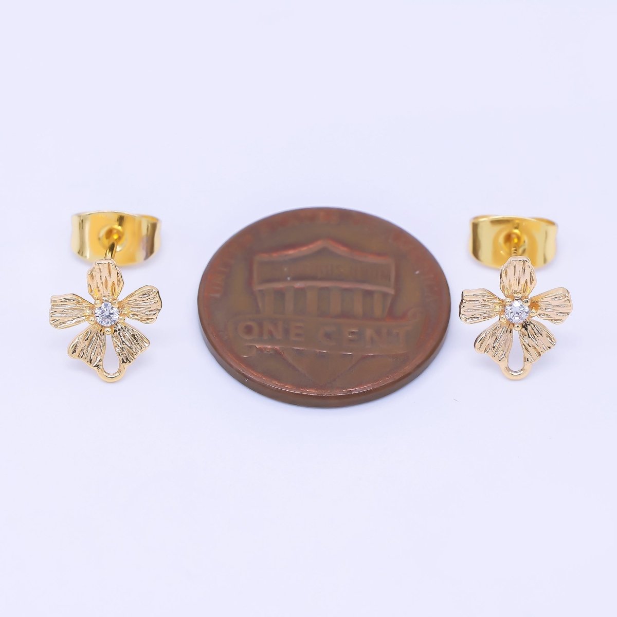 24K Gold Filled 9.5mm Clear CZ Hammered Flower Stud Earrings Findings | Z1328