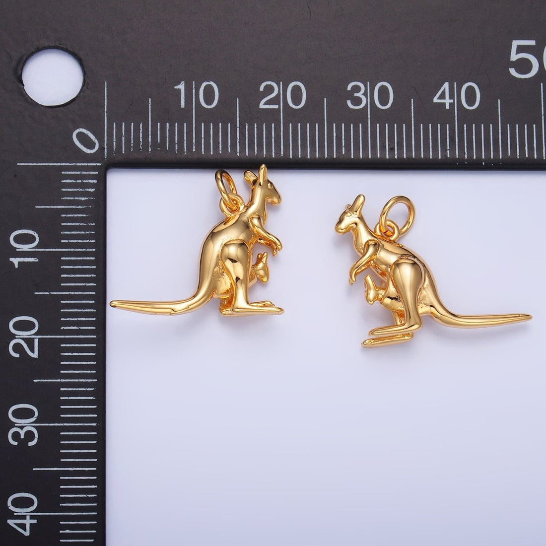 24K Gold Filled Australian Kangaroo Animal 3D Multidimensional Charm | W391