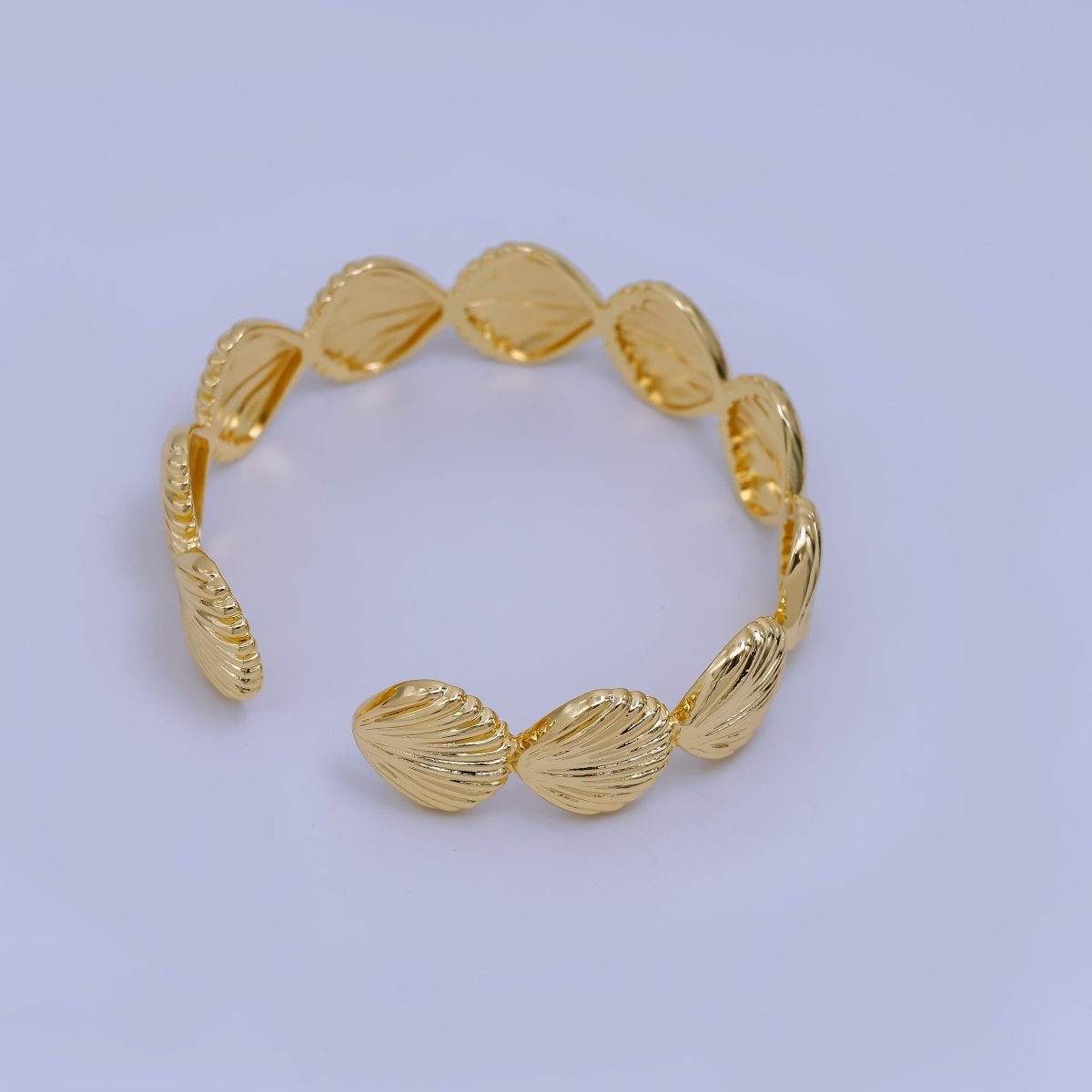 24K Gold Filled Minimalist Clam Sea Shell Cuff Bracelet | WA-03250