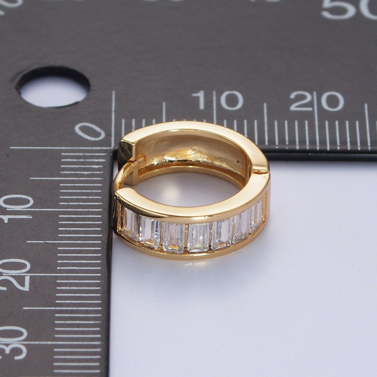 24K Gold Filled Clear Baguette Cubic Zirconia Simple Minimalist Small Hoops Gold Huggies Earrings Q-149 AD-481