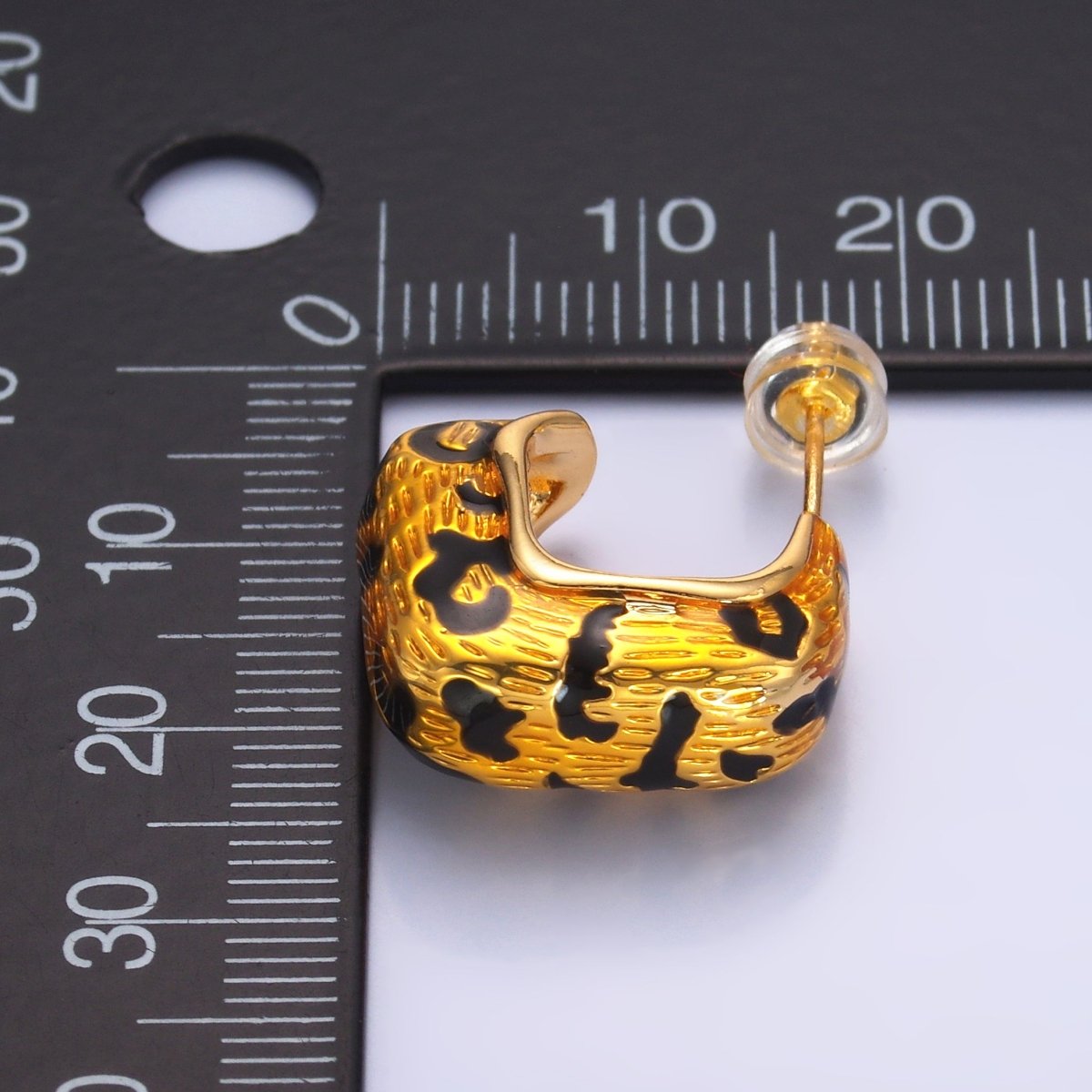 24K Gold Filled Lined Cheetah Print J-Shaped Hoop Earrings | AB784