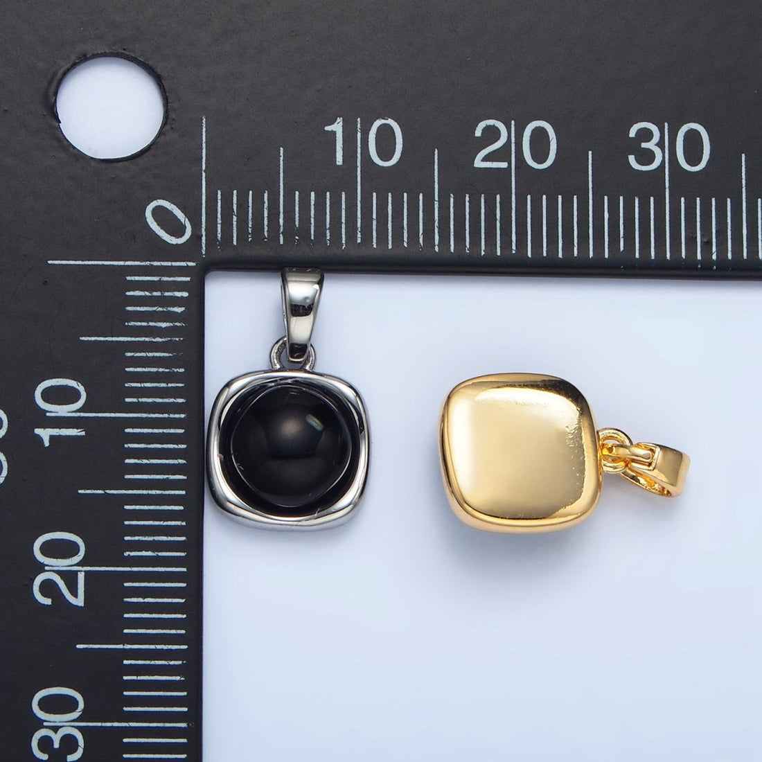 24K Gold Filled Onyx Gemstone Round Molten Bezel Pendant in Gold &amp; Silver | AA980