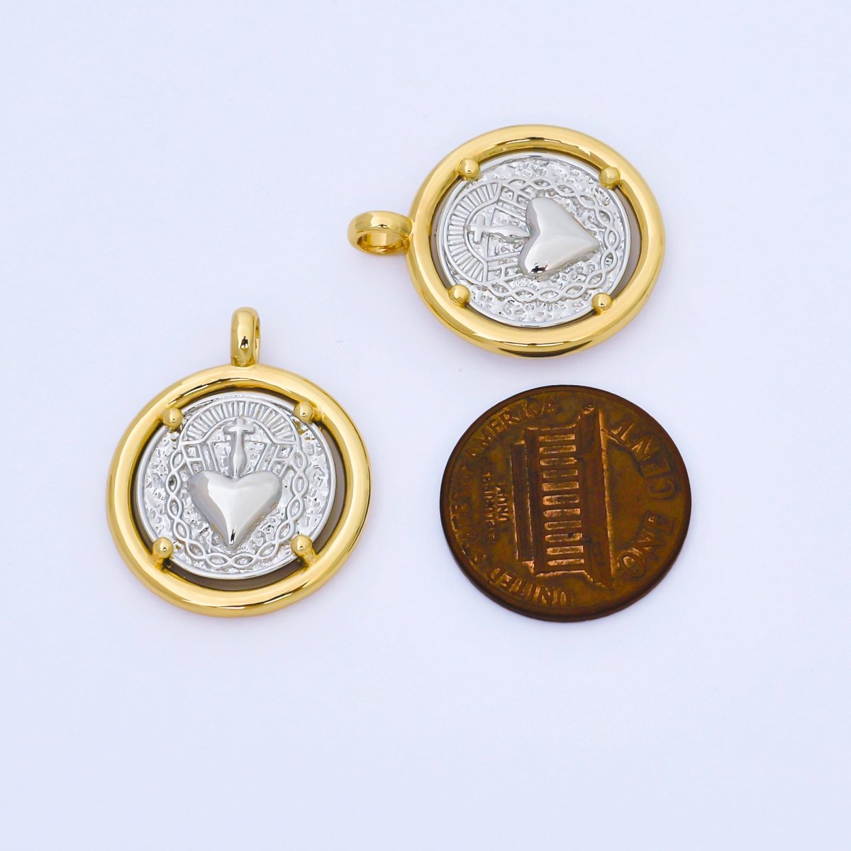 24K Gold Filled Sacred Heart Pendant Mix Metal Religious Charm | AF1559