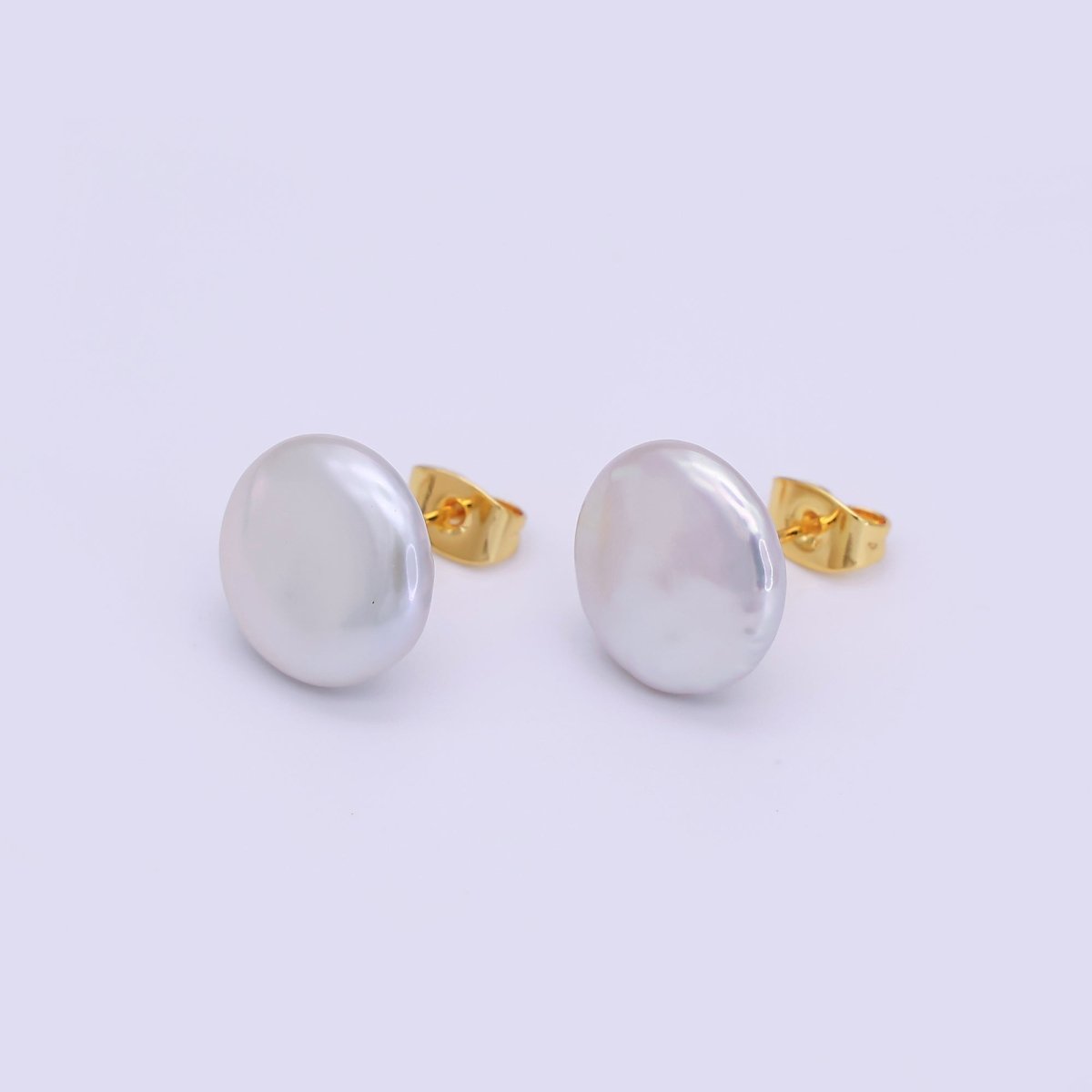 24K Gold Filled Shell Pearl Round Stud Earrings | T185