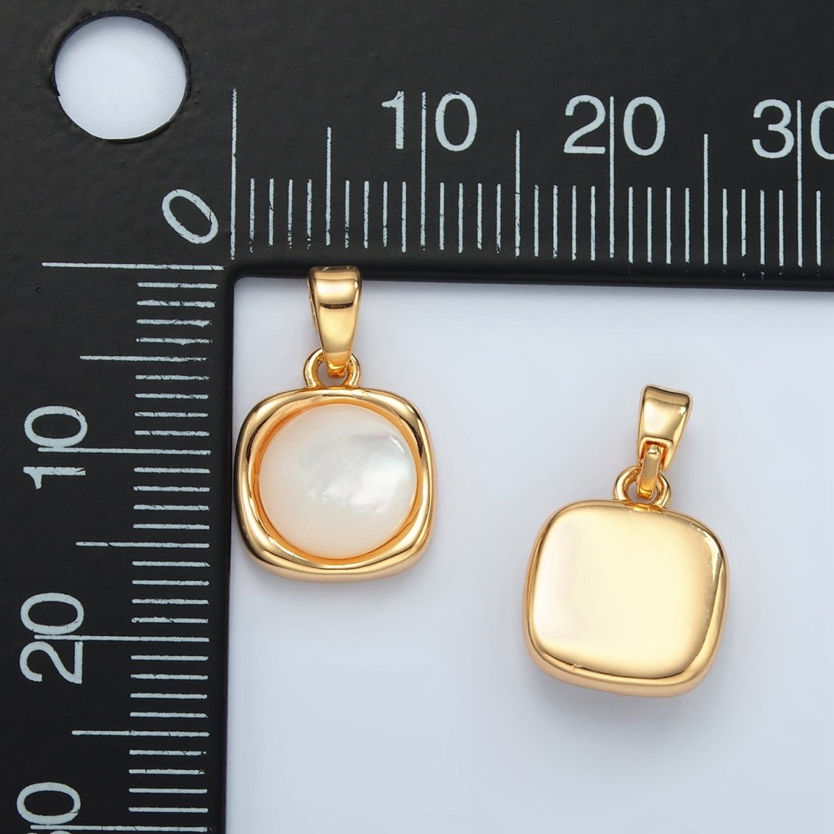 24K Gold Filled Shell Pearl, Carnelian, Onyx Round Molten Bezel Pendant | H472 AA134 AA980