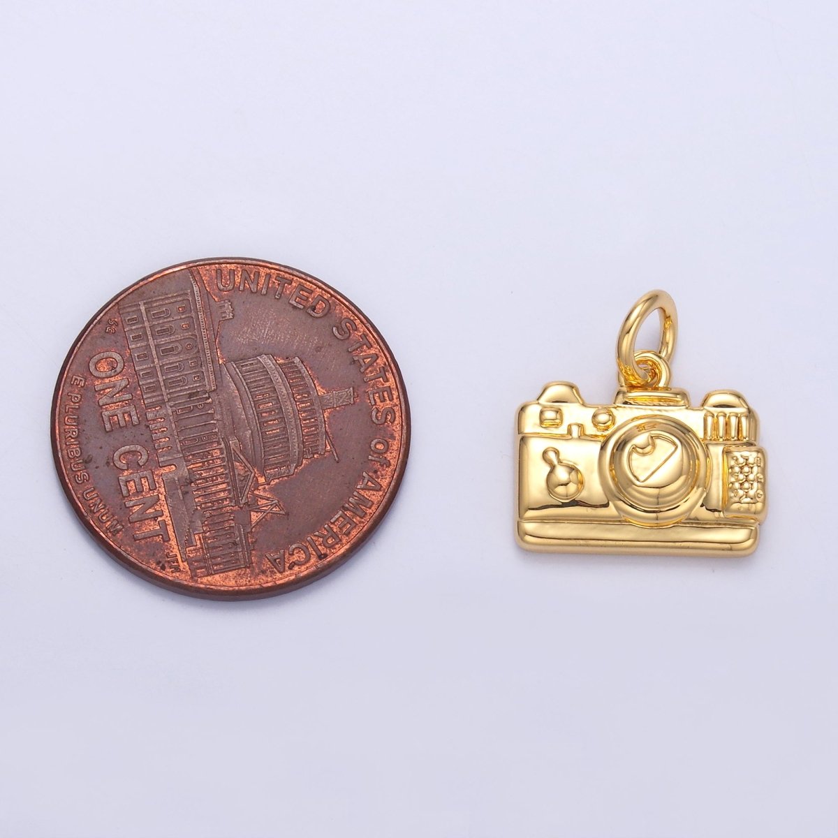24K Gold Filled Vintage Photography Camera Charm in Gold &amp; Silver | N013