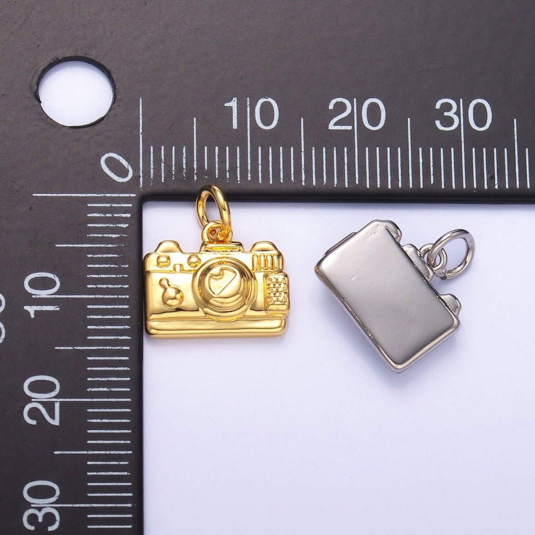 24K Gold Filled Vintage Photography Camera Charm in Gold &amp; Silver | N013