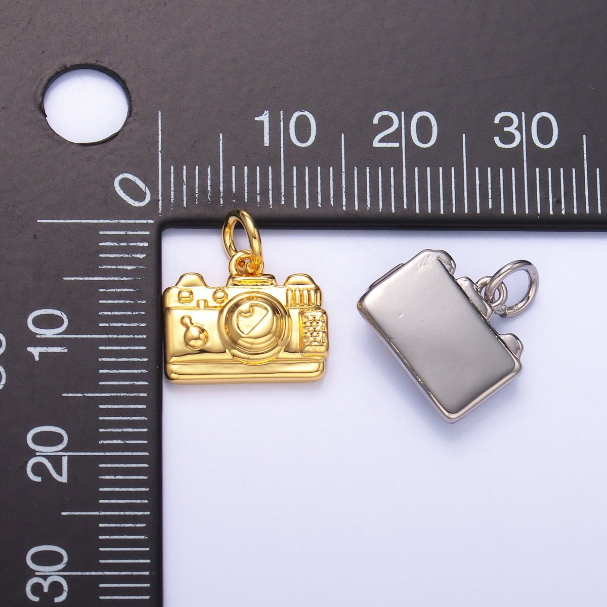 24K Gold Filled Vintage Photography Camera Charm in Gold &amp; Silver | N013