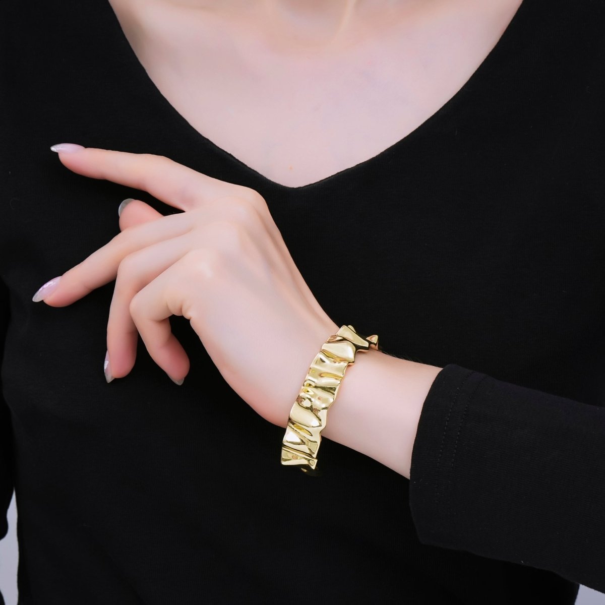 24K Gold Filled Geometric Wave Irregular Cuff Bracelet | WA-03326
