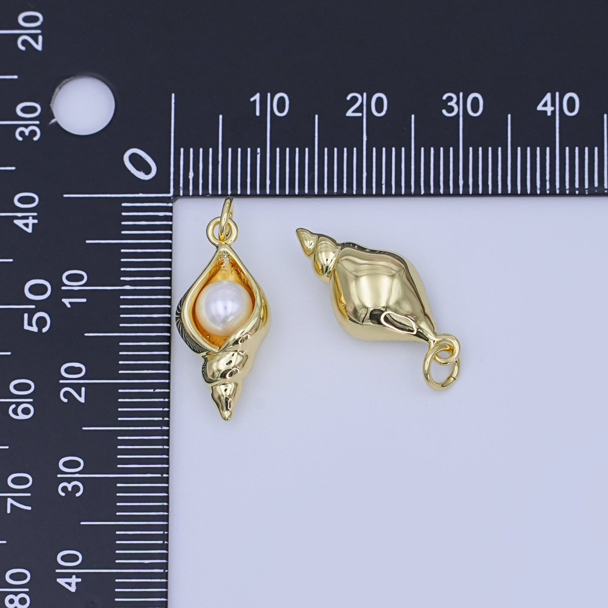 24K Gold Filled White Shell Pearl Conch Clam Sea Shell Charm | AF450