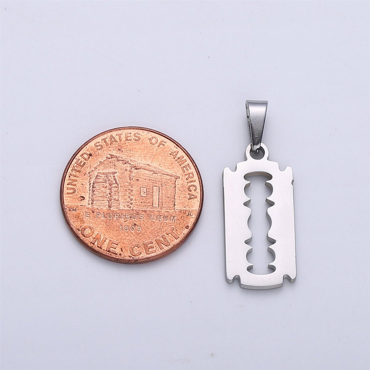25mm, 32mm, 45mm Gold Filled Razor Blade Charm Silver Razor Blade Pendant for Necklace Earring Bracelet Charm J-718~J-722