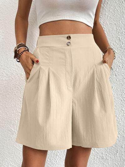 Pocketed Half Elastic Waist Shorts with Side Pockets