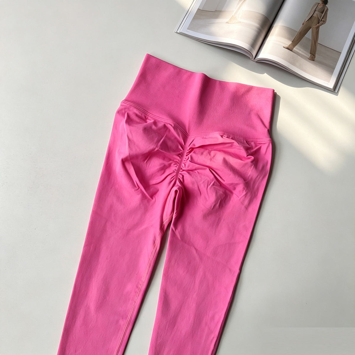 Seamless Womens High-Waisted Tummy-Control And Buttock-Lifting Peach Pants For Fitness
