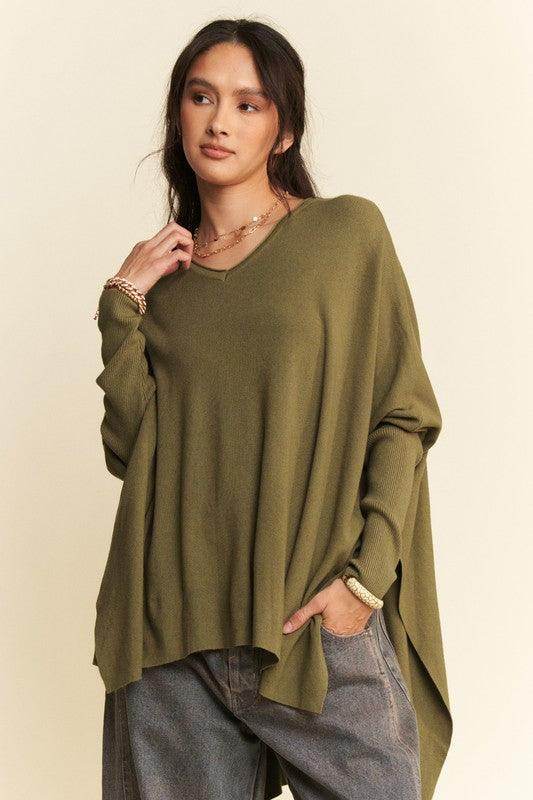 Davi &amp; Dani High-Low Side Slit Batwing Sleeve Top Style