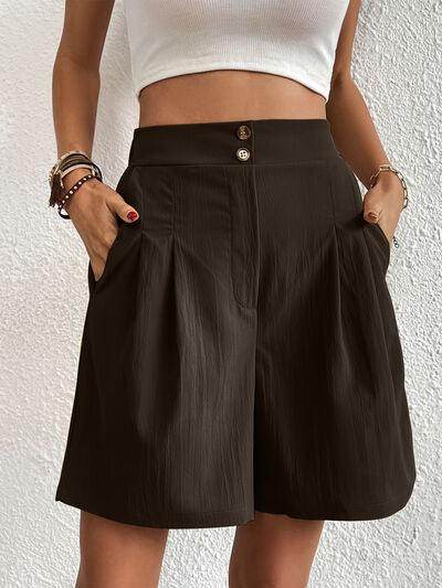 Pocketed Half Elastic Waist Shorts with Side Pockets