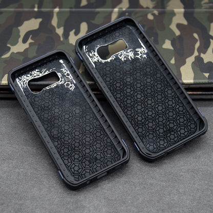 Anti-fall phone case
