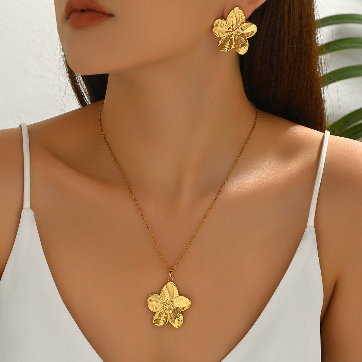 New Arrival Cross-border European American Women Jewelry Set, Geometric Electroplated Metal Floral Design Matching Flower Earrings &amp; Necklace, Versatile Daily Neck Ear Ornaments