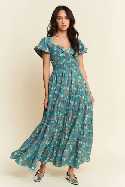Davi &amp; Dani Lightweight Sweetheart Neck Textured Tiered Maxi Dress