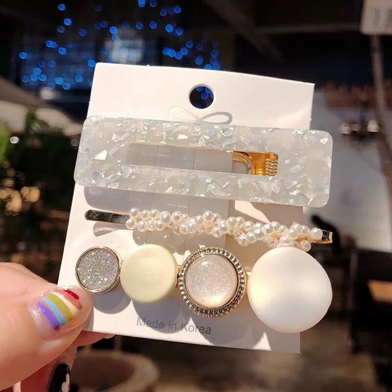 Pearl hair accessories
