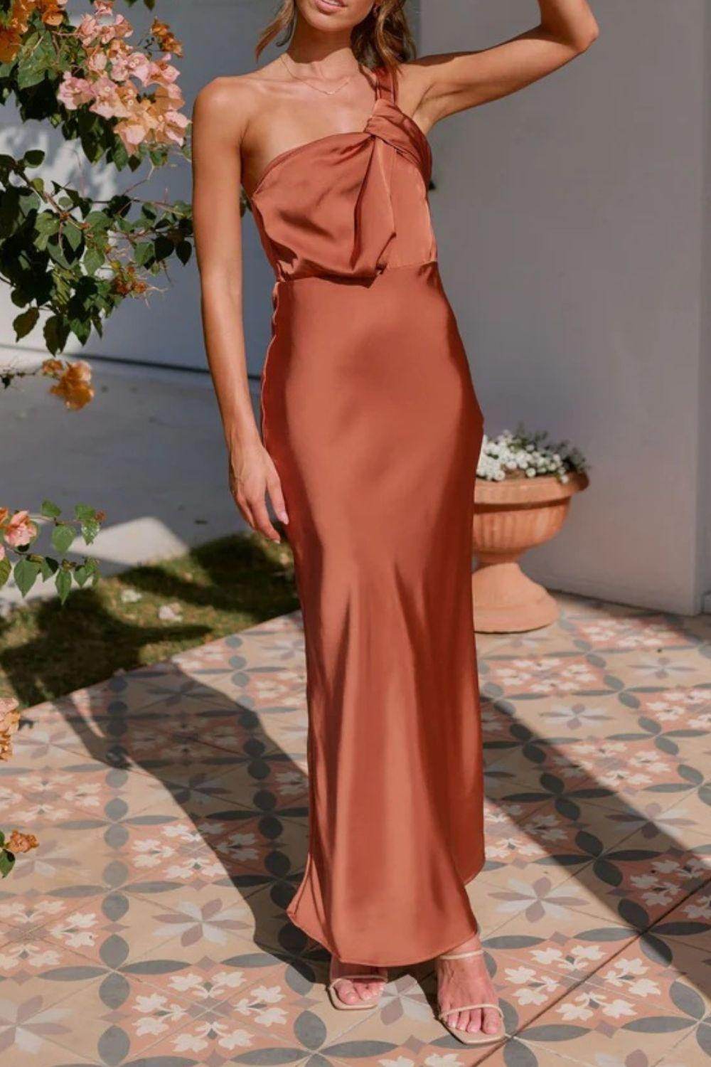 One Shoulder Sleeveless Maxi Dress for Elegant Occasions