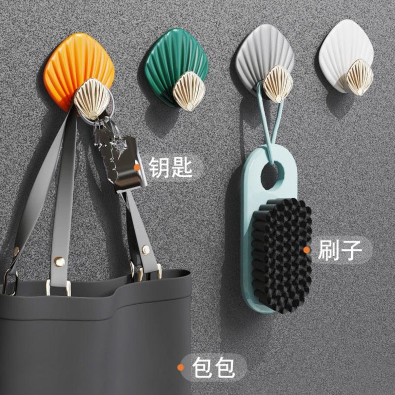 4pcs Creative Shell Shape Wall Hanging Hook Punch-free Strong Adhesive Hook Bathroom Kitchen Wall-mounted Seamless Sticky Hook  Shell Hook Non-Punching Strong Adhesive Adhesive Hook Bearing Door Behind Wall Bathroom Kitchen Key Holder