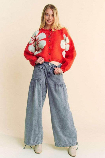 Davi &amp; Dani Flower Contrast Round Neck Long Sleeve Cardigan