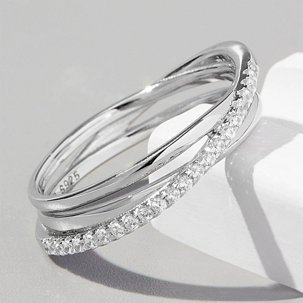 Inlaid Zircon 925 Sterling Silver Ring for Elegant Style