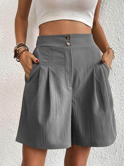 Pocketed Half Elastic Waist Shorts with Side Pockets
