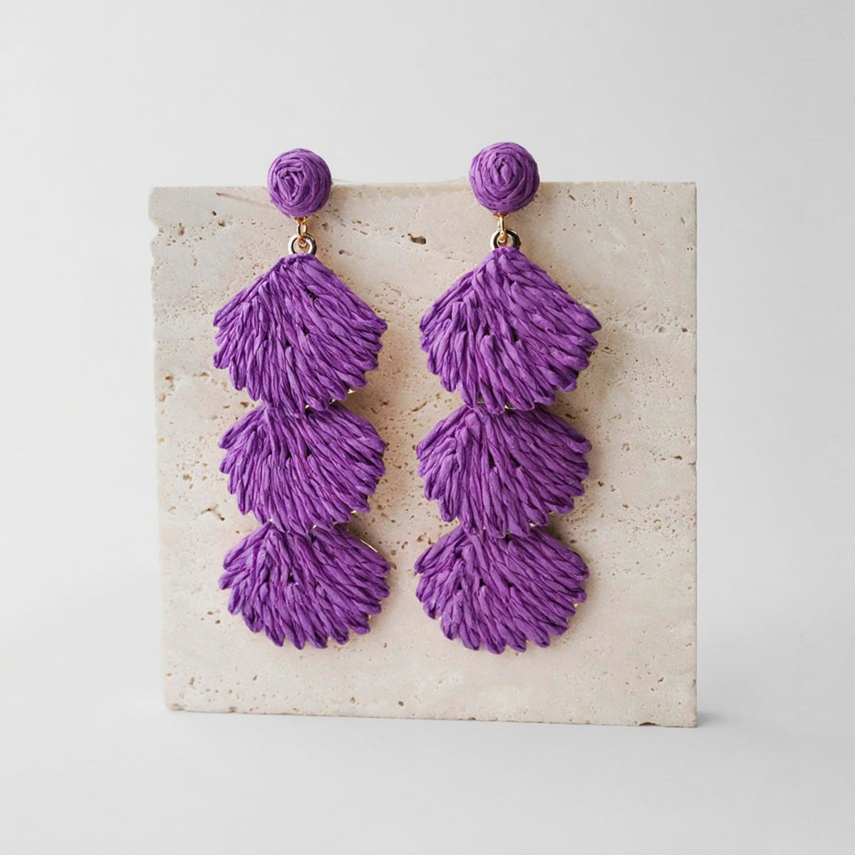 Raffia Dangle Earrings for Women - Boho Statement Rattan Drop Jewelry with Shell Design, Lightweight Summer Beach Trendy Accessories