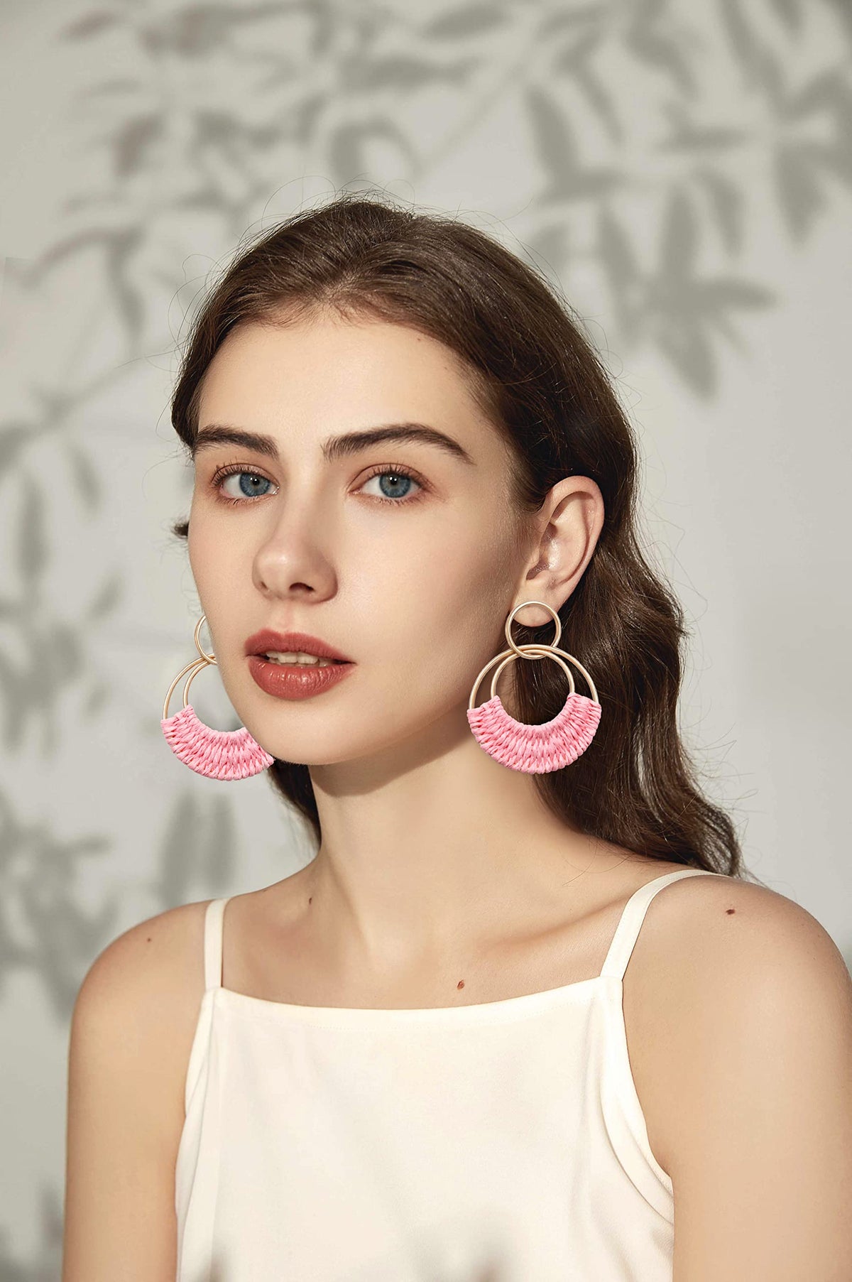 Raffia Hoop Earrings for Women Fun Boho Summer Beach Earrings Lightweight Handmade Straw Wicker Rattan Dangle Earrings Statement Geometric Round Drop Earrings