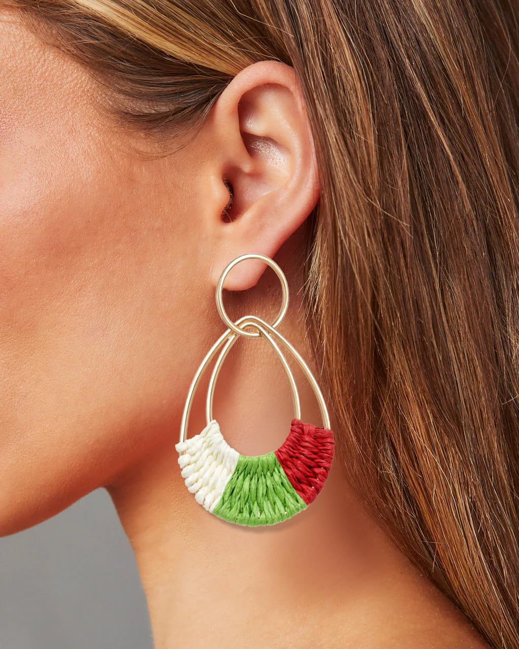 Raffia Hoop Earrings for Women Fun Boho Summer Beach Earrings Lightweight Handmade Straw Wicker Rattan Dangle Earrings Statement Geometric Round Drop Earrings