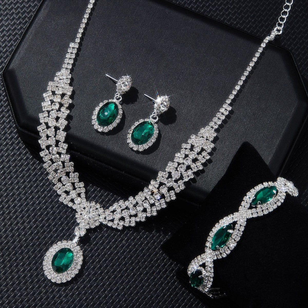 New European And American Style Elegant Luxury Sapphire Necklace Set Of Four Pieces