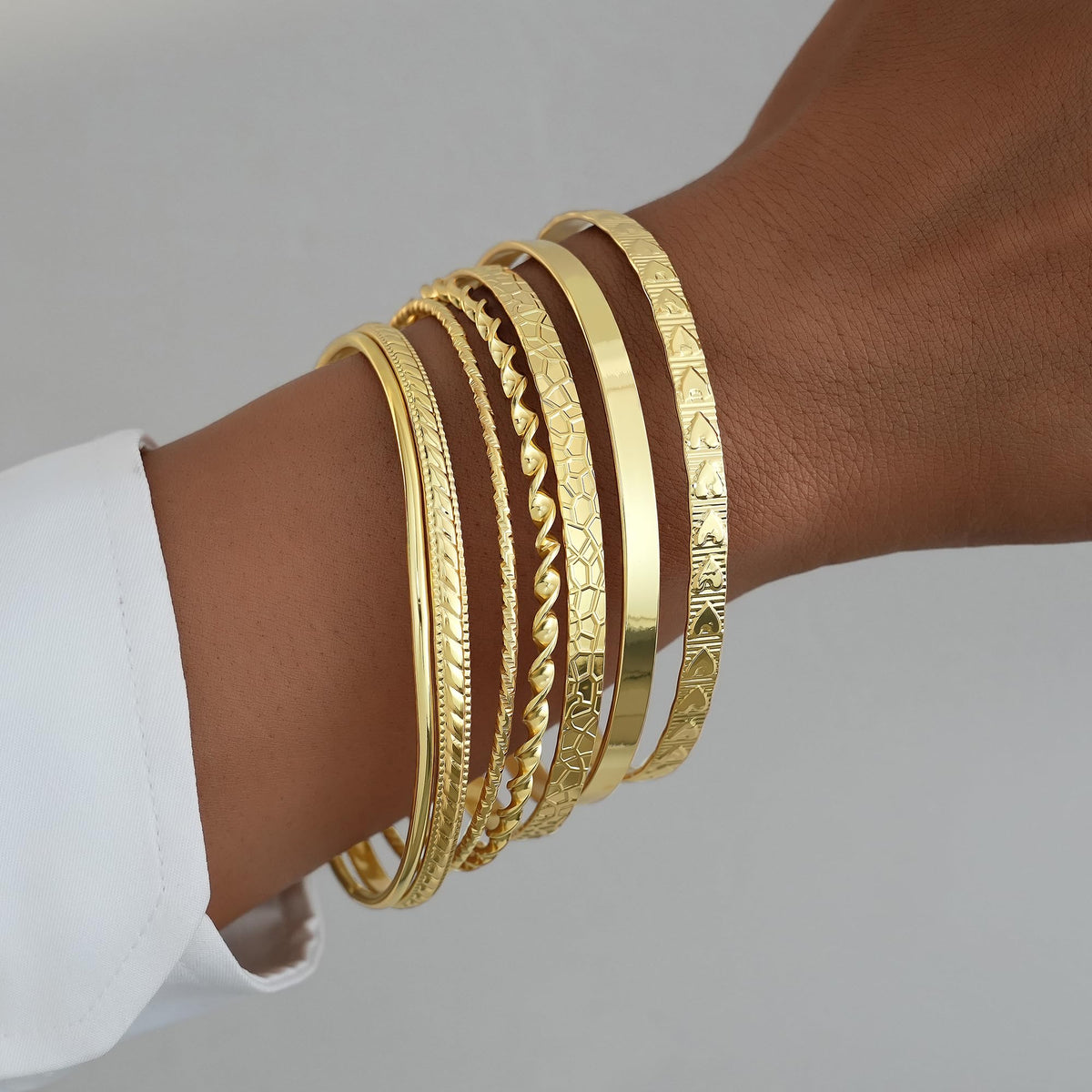 FAXHION Gold Bangle Bracelets for Women, 14 Pcs Multi Layer Stackable Bangle Set, 14K Gold Plated Textured Chunky Bracelets Boho Jewelrys Set