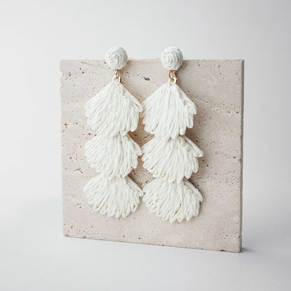 Raffia Dangle Earrings for Women - Boho Statement Rattan Drop Jewelry with Shell Design, Lightweight Summer Beach Trendy Accessories