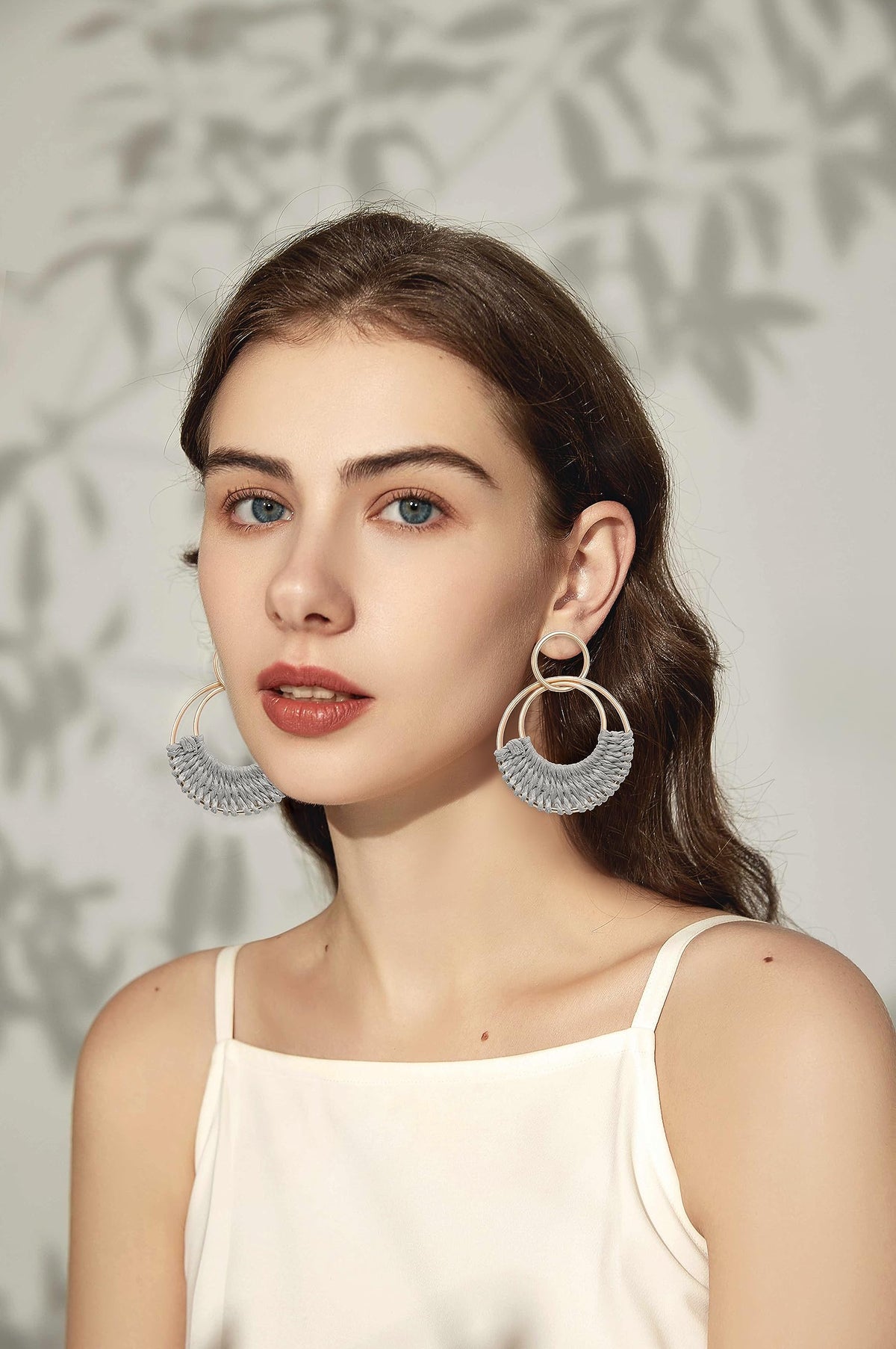 Raffia Hoop Earrings for Women Fun Boho Summer Beach Earrings Lightweight Handmade Straw Wicker Rattan Dangle Earrings Statement Geometric Round Drop Earrings