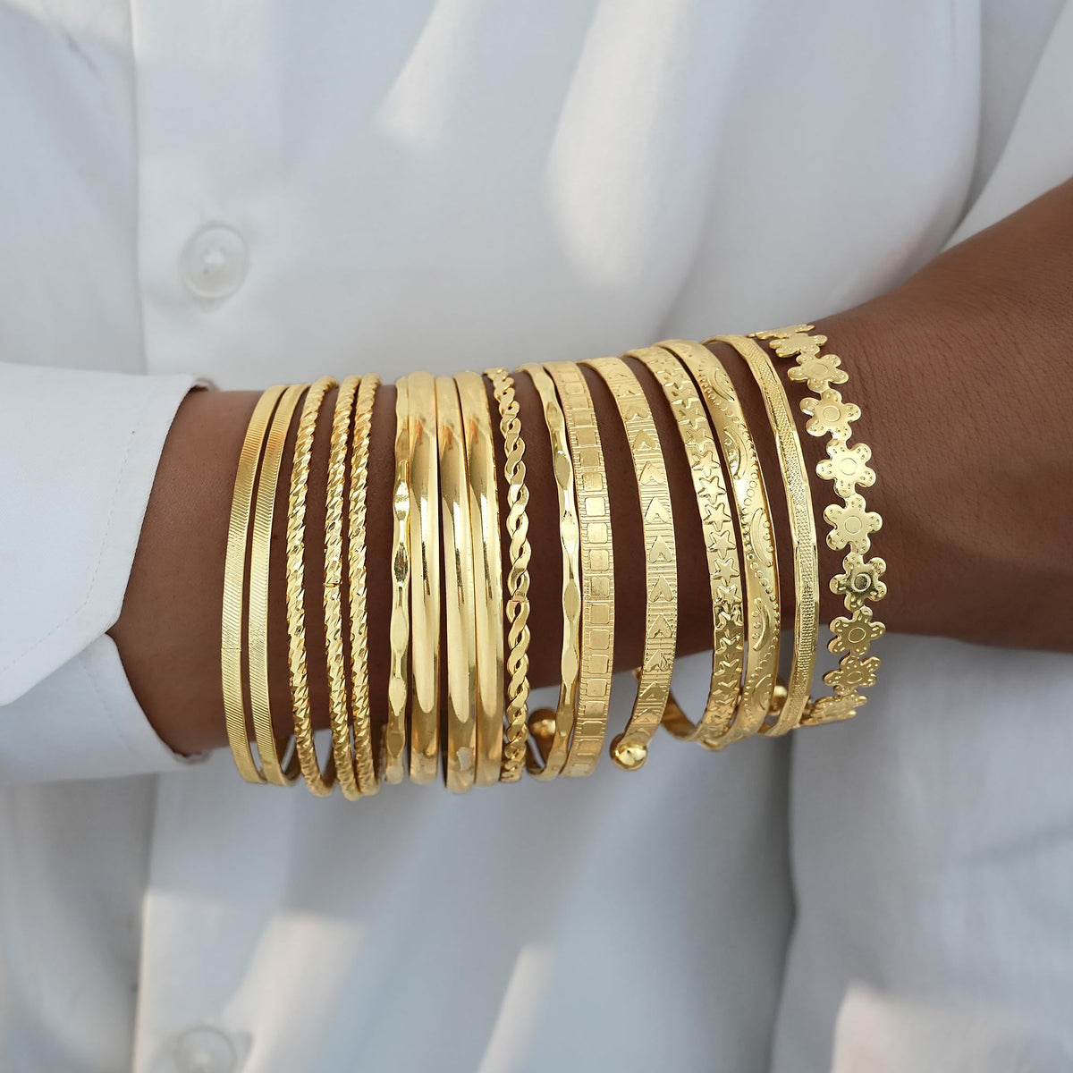 FAXHION Gold Bangle Bracelets for Women, 14 Pcs Multi Layer Stackable Bangle Set, 14K Gold Plated Textured Chunky Bracelets Boho Jewelrys Set